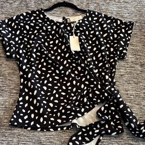 Melloday Stylish Black and White Women's Top